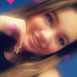 Meet your Posher, Alyssa